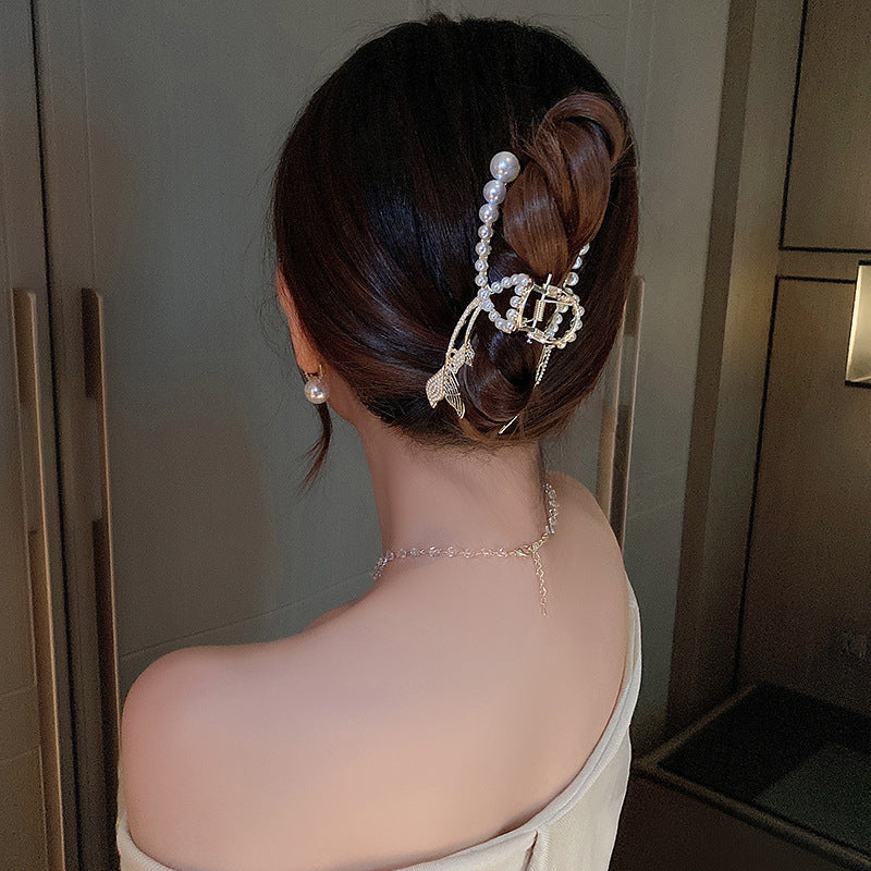 Elegante Haarspange mit Fischschwanz-Perlen