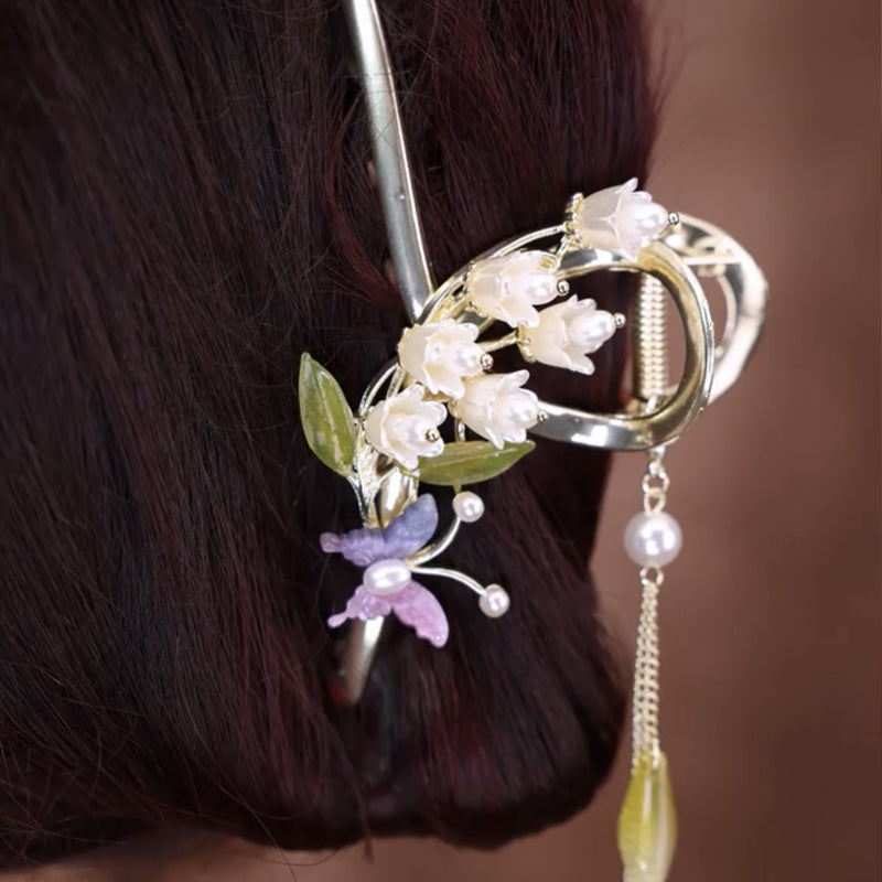 Haarnadel mit Glockenblumen-Schmetterlingsquaste 